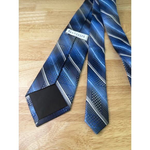 Van Heusen Silk Blend Men's Neck Tie Blue, Black & Silver Striped JL - Picture 4 of 10